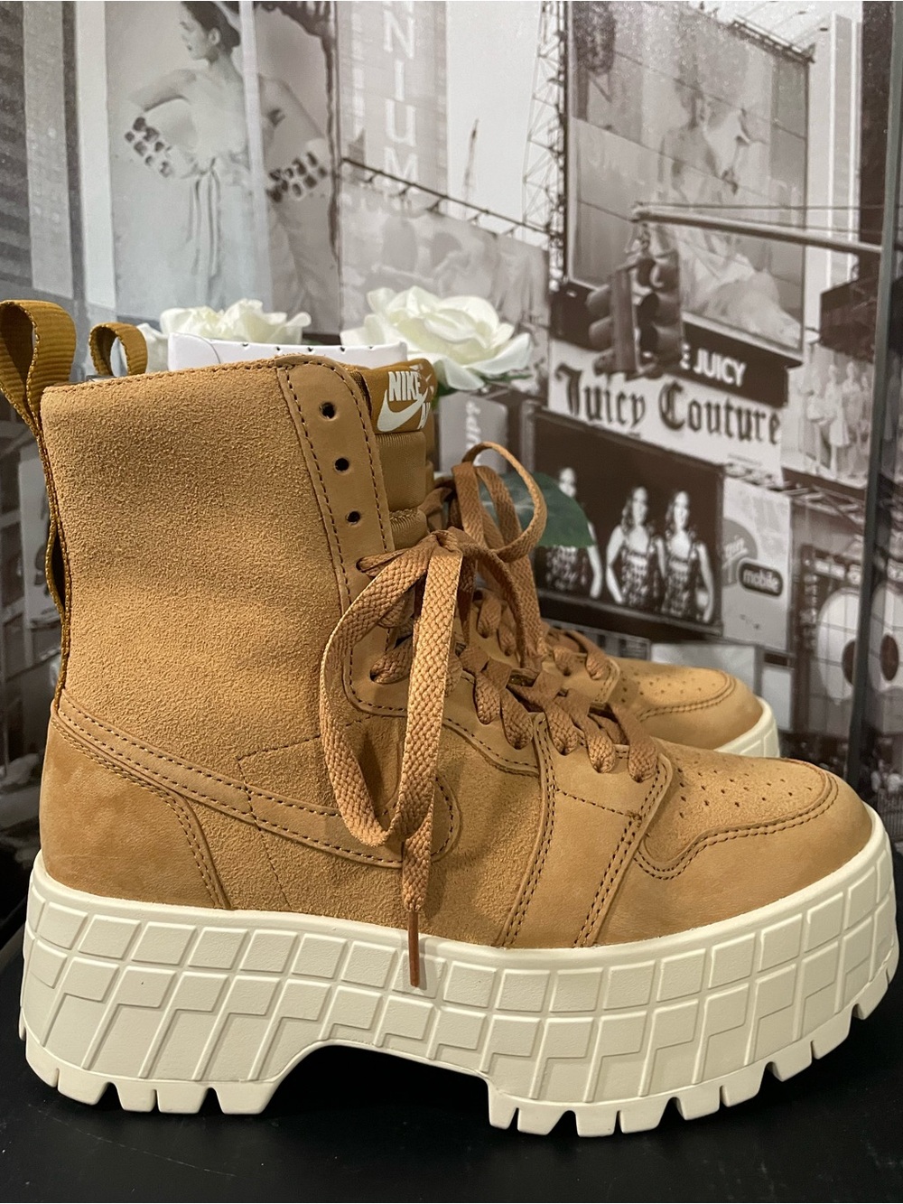 New - Nike Air Jordan 1 High-Top Brooklyn Boots Women's Wheat/Muslin-Wheat FJ573 - Picture 2 of 13
